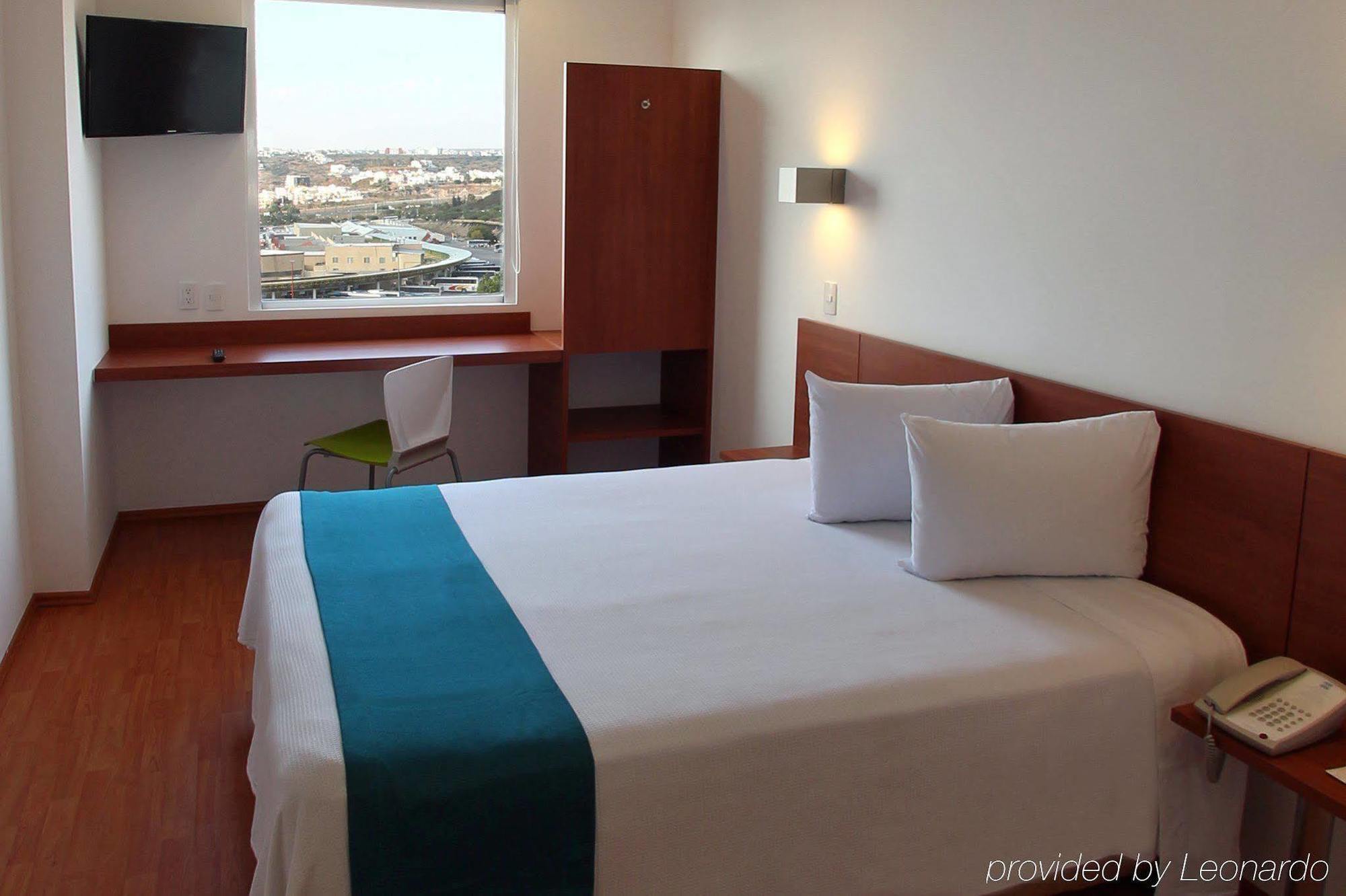 One Queretaro Centro Sur Hotel Szoba fotó